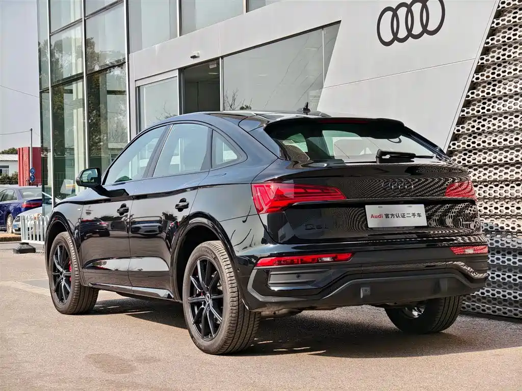 Audi Q5L Sportback 2024 — фото 4