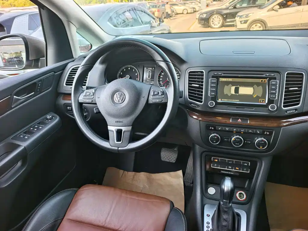 Volkswagen Sharan 2016 — фото 11