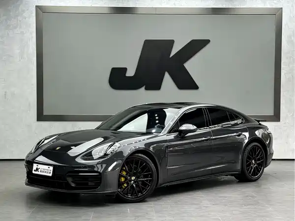 Porsche Panamera 2021