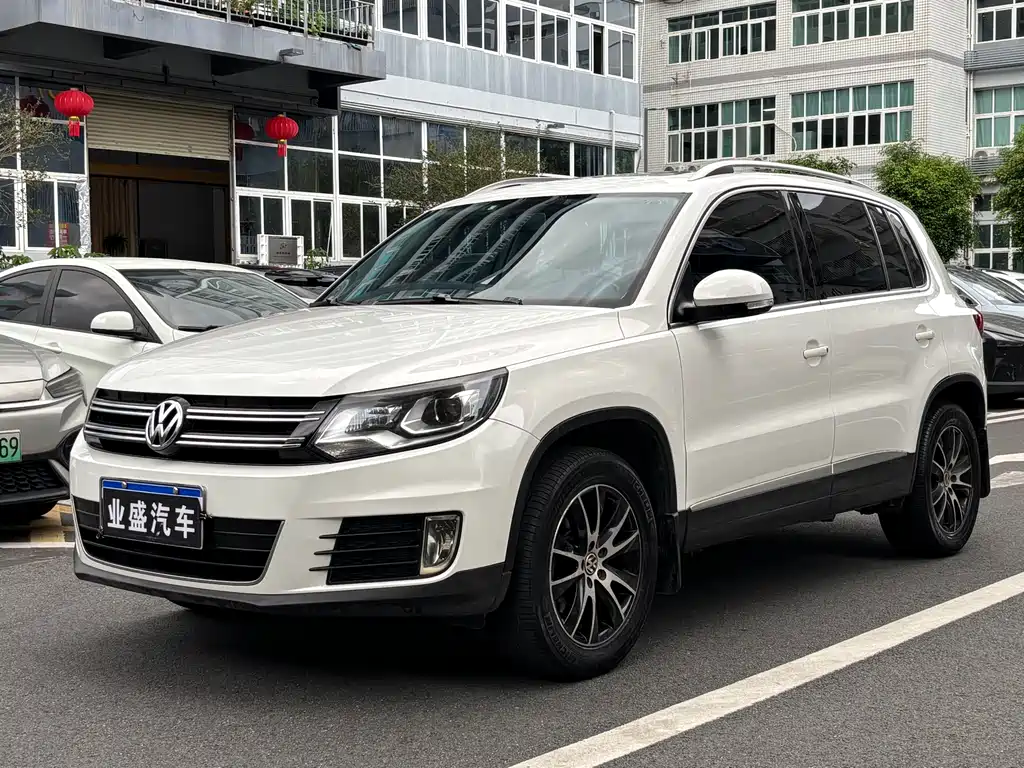 Volkswagen Tiguan 2013 — фото 3