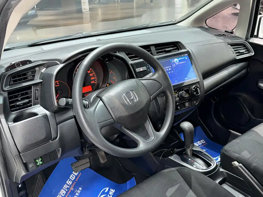 Honda Fit 2018 — фото 11