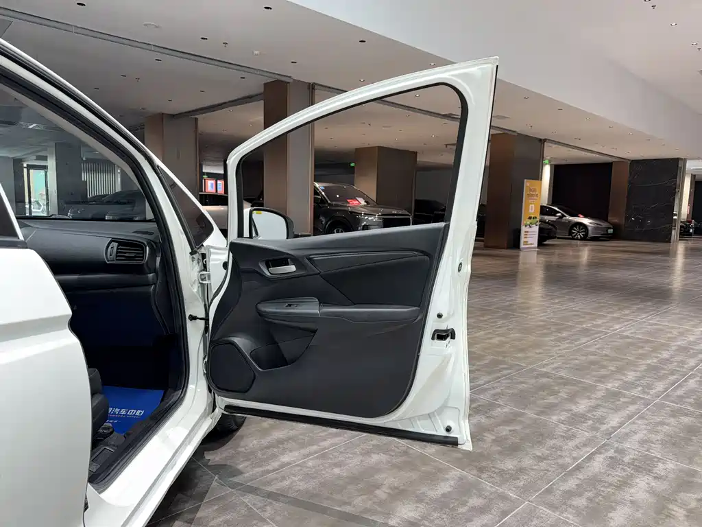 Honda Fit 2018 — фото 20