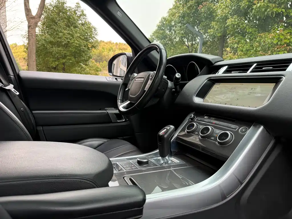 Land Rover Sport 2017 — фото 12