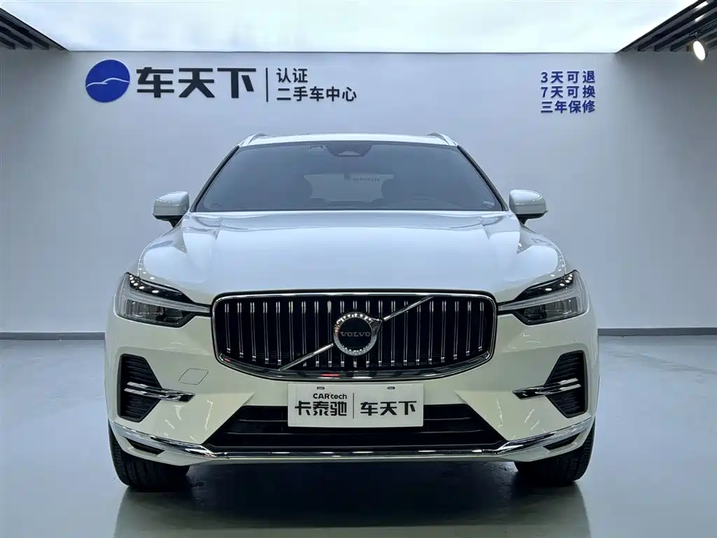 Volvo XC60 2022 — фото 3