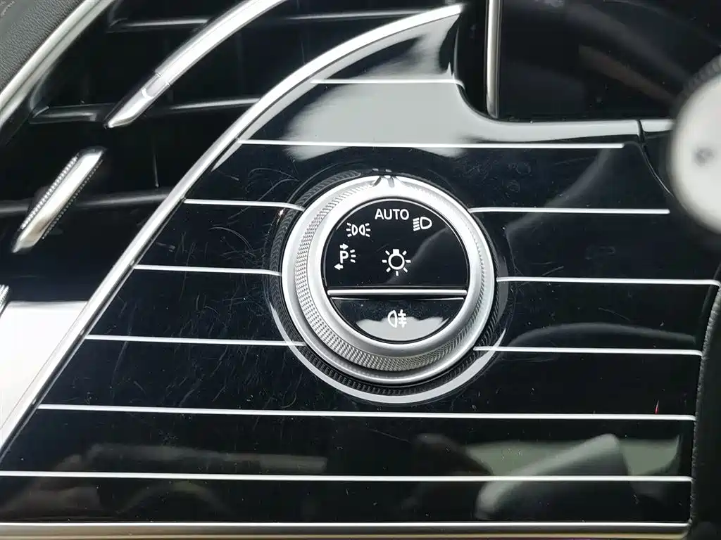 Mercedes-Benz E-Class 2025 — фото 21