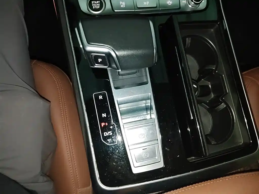 Audi Q7 2021 — фото 21