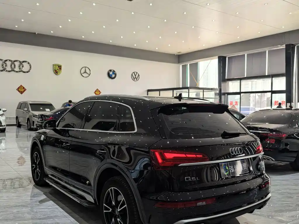 Audi Q5L 2023 — фото 15
