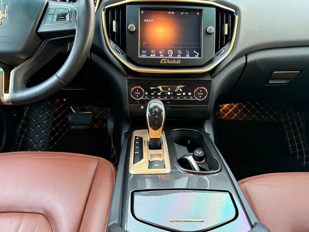 Maserati Ghibli 2015 — фото 15