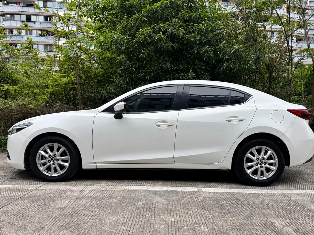 Mazda 3 Axela 2018 — фото 5