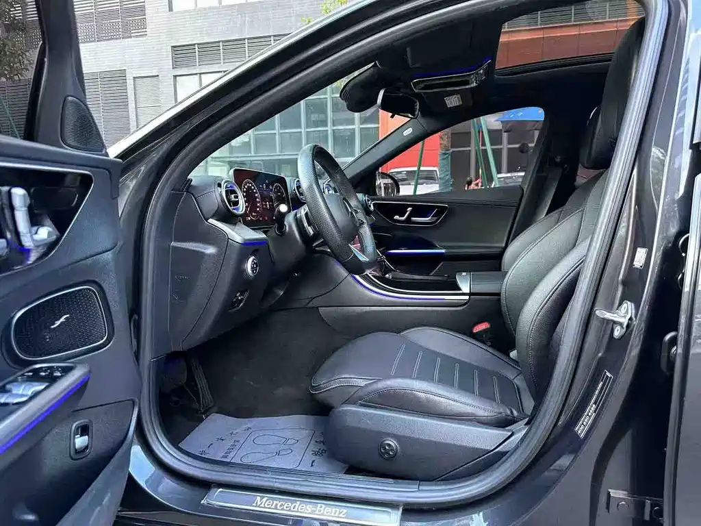 Mercedes-Benz C-Class 2023 — фото 4
