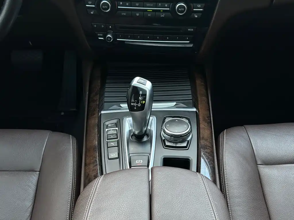 BMW X5 2015 — фото 18