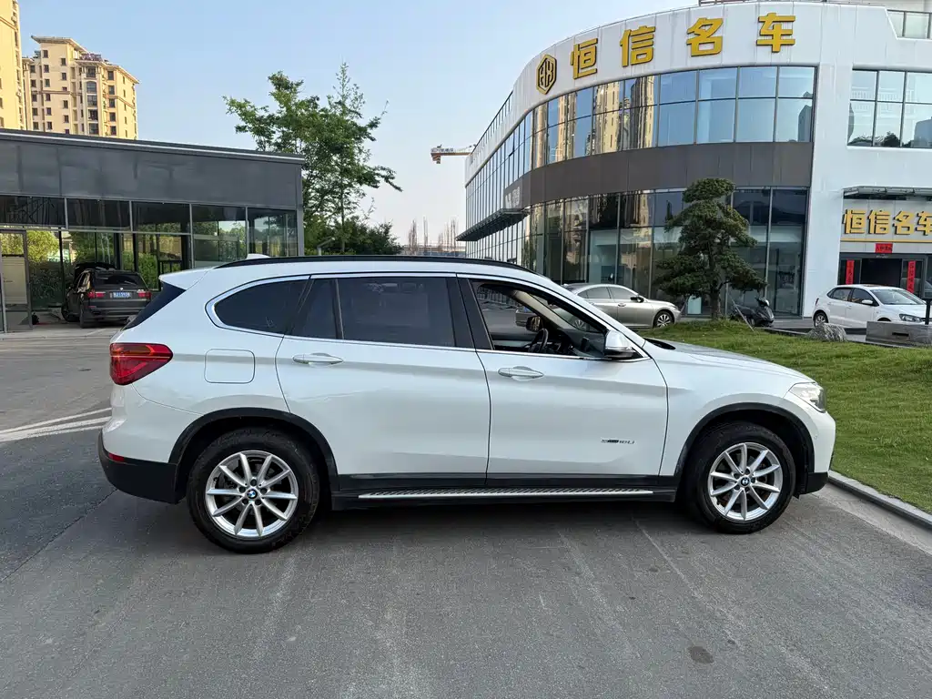BMW X1 2018 — фото 12