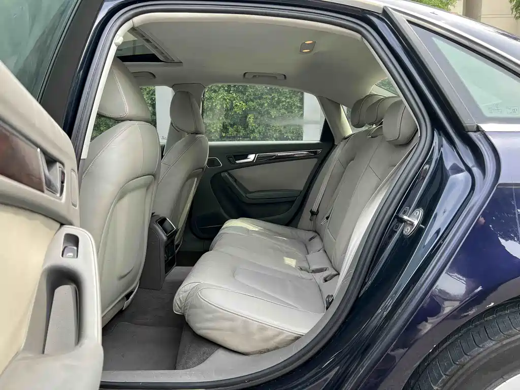 Audi A4L 2010