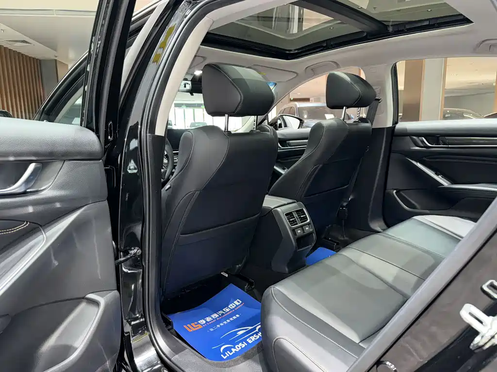 Honda Accord 2022 — фото 20