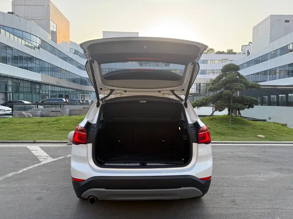 BMW X1 2018 — фото 13