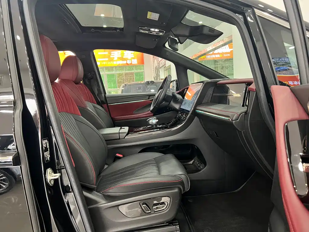 GAC Motor Trumpchi M8 2023 — фото 14