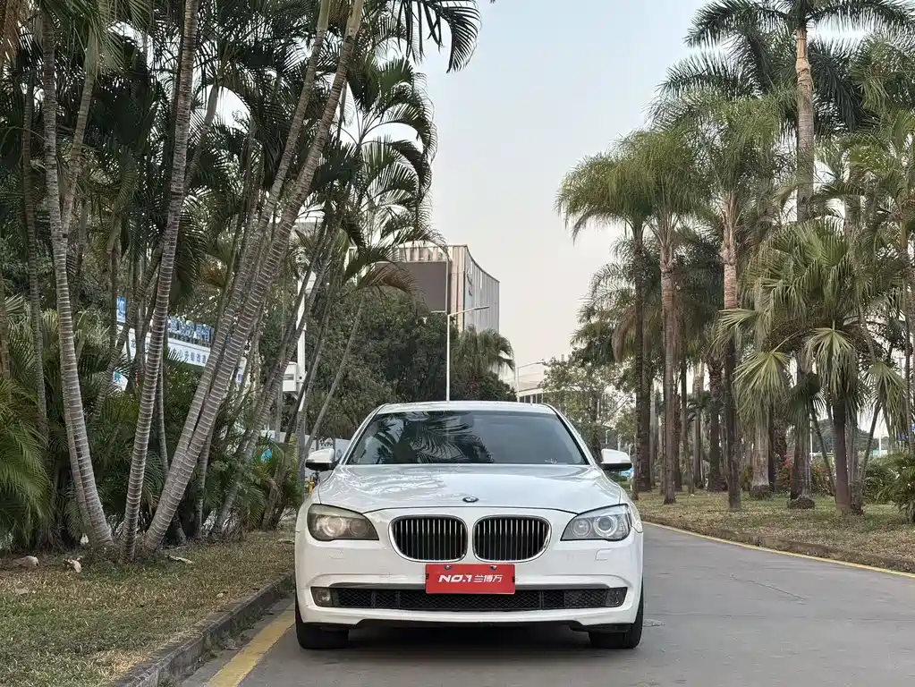 BMW 7 Series 2013 — фото 2