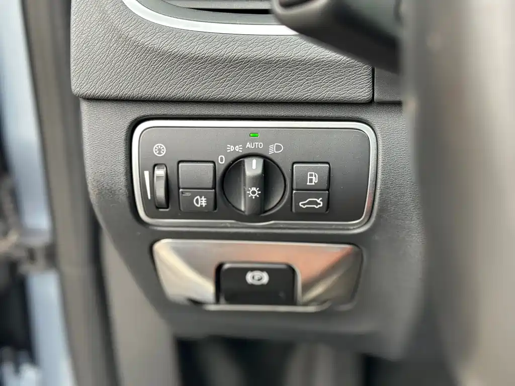 Volvo S60 2016 — фото 12