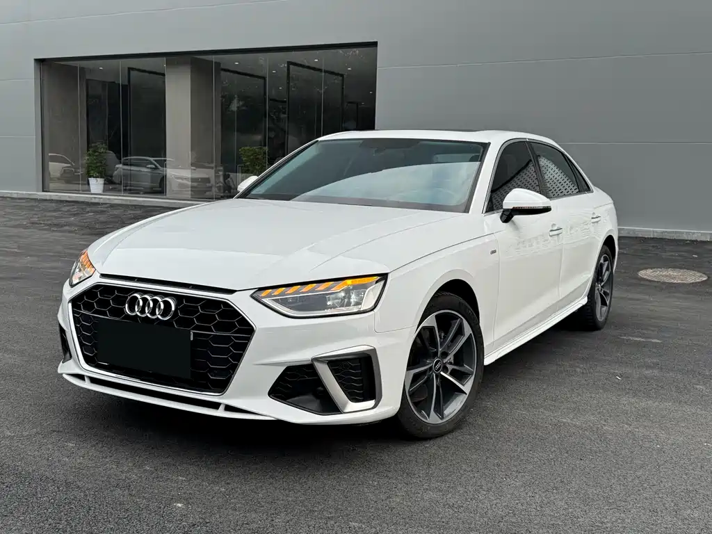 Audi A4L 2020 — фото 1