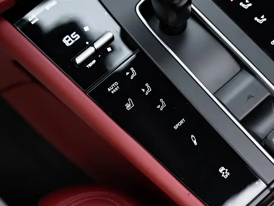 Porsche Macan 2023 — фото 18