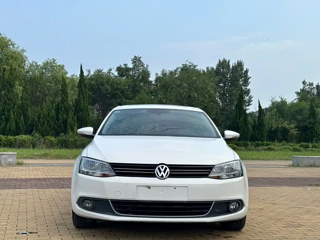 Volkswagen Sagitar 2012
