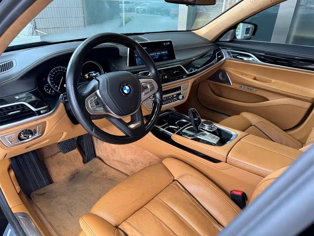 BMW 7 Series 2017 — фото 5