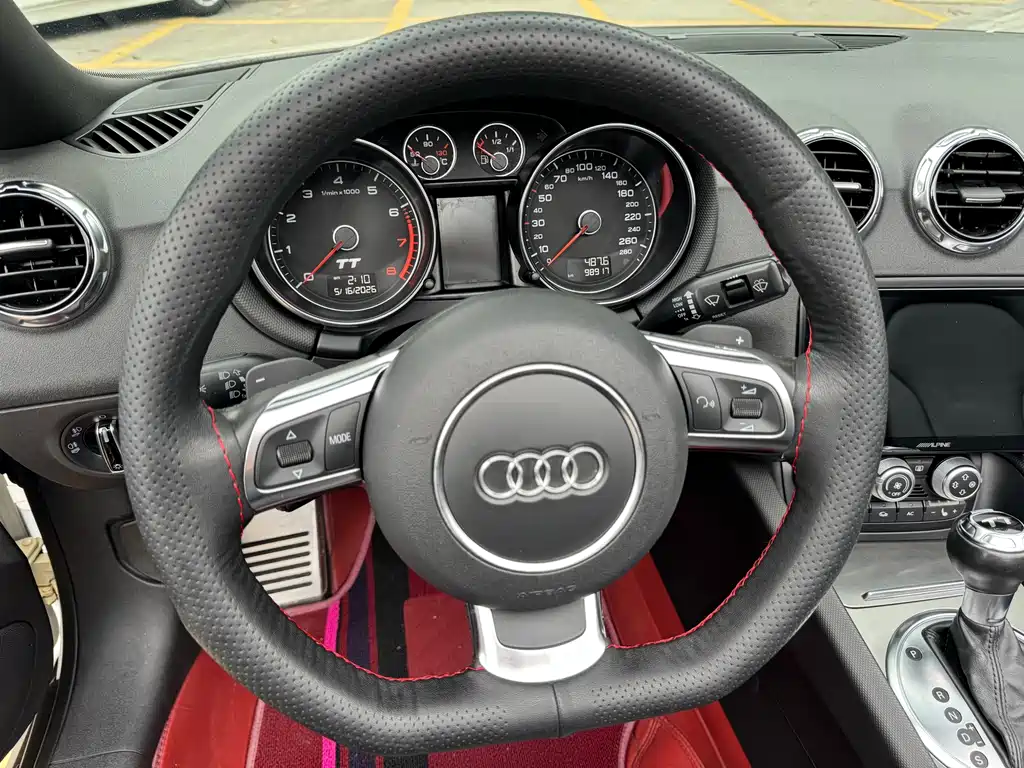 Audi TT 2011 — фото 10