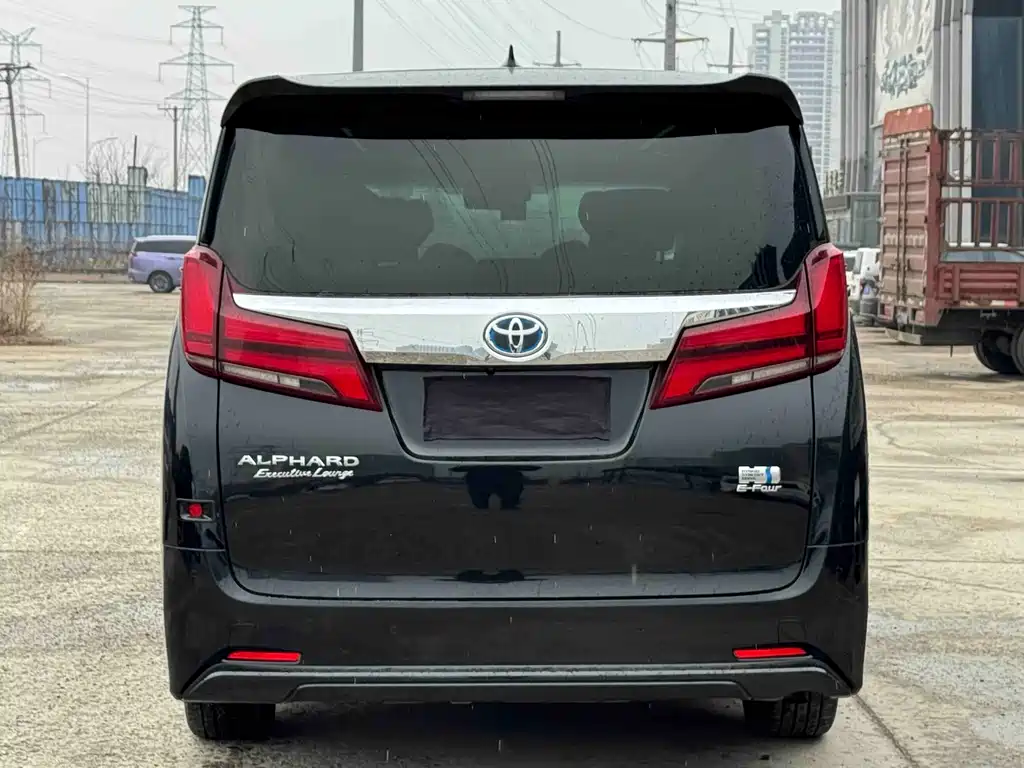 Toyota Alphard 2023 — фото 5