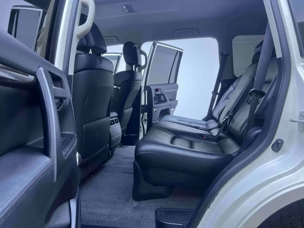 Toyota Land Cruiser 2017 — фото 10