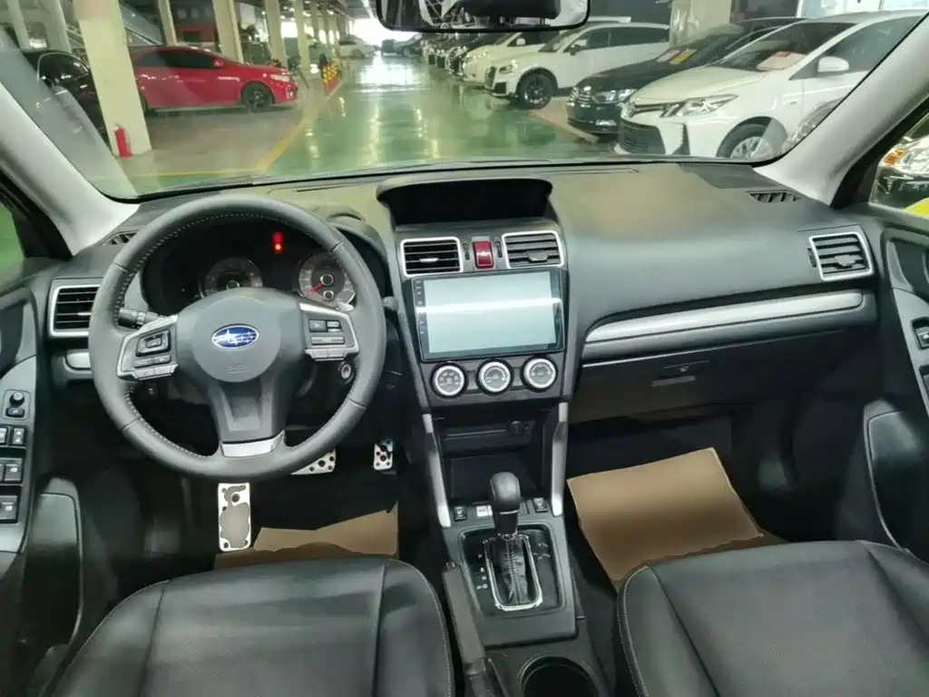 Subaru Forester 2015 — фото 10