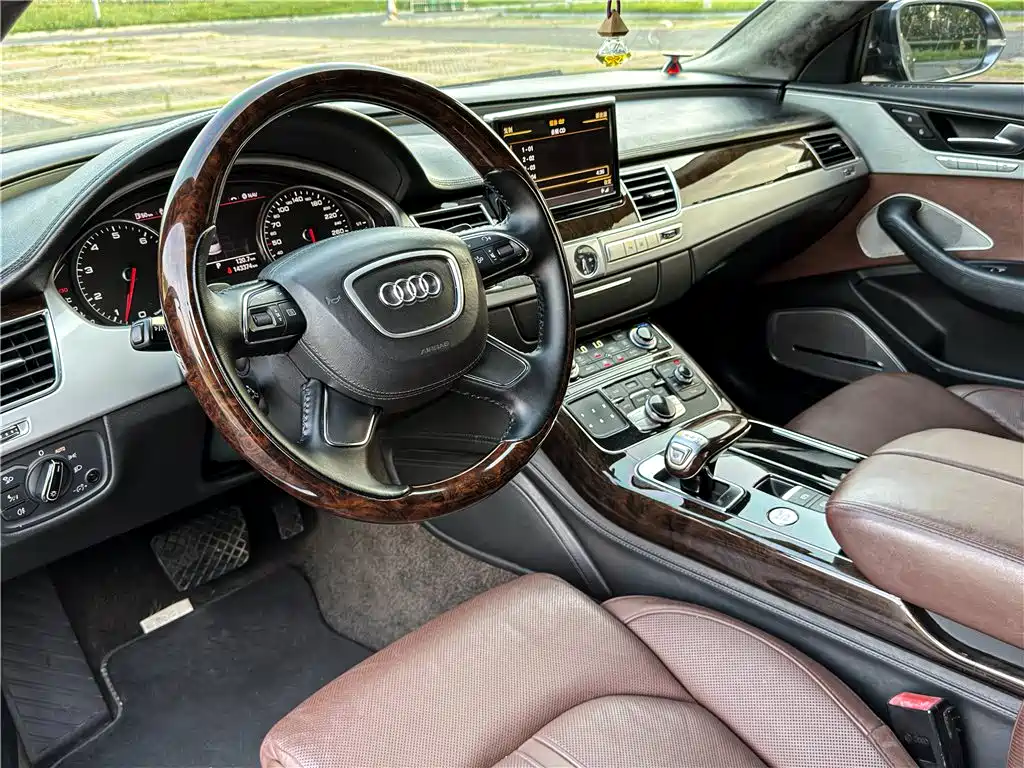 Audi A8 2013
