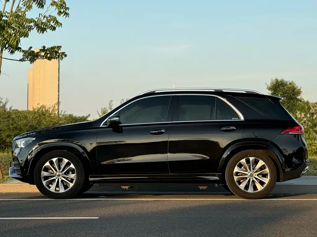 Mercedes-Benz GLE 2023 — фото 4