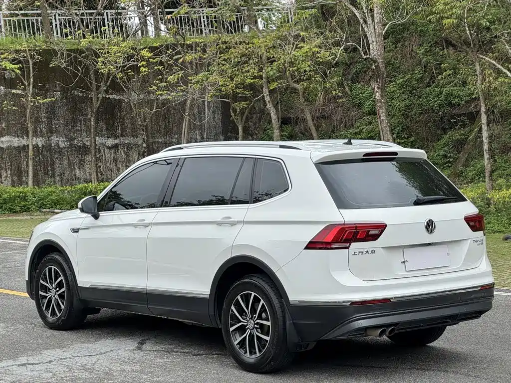Volkswagen Tiguan L 2017 — фото 9
