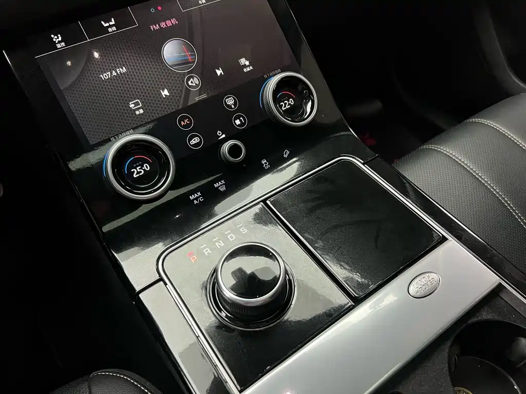 Land Rover Velar 2019 — фото 15