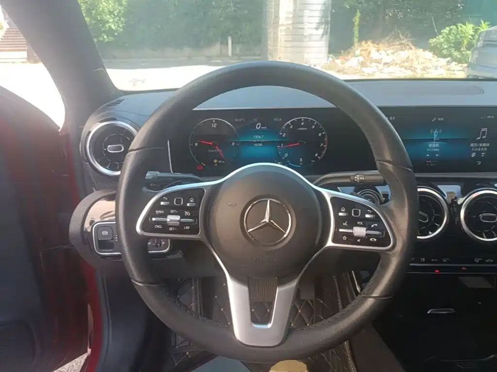 Mercedes-Benz A-Class 2020 — фото 11