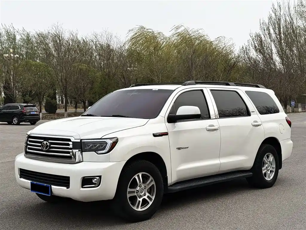 Toyota Sequoia 2015 — фото 3
