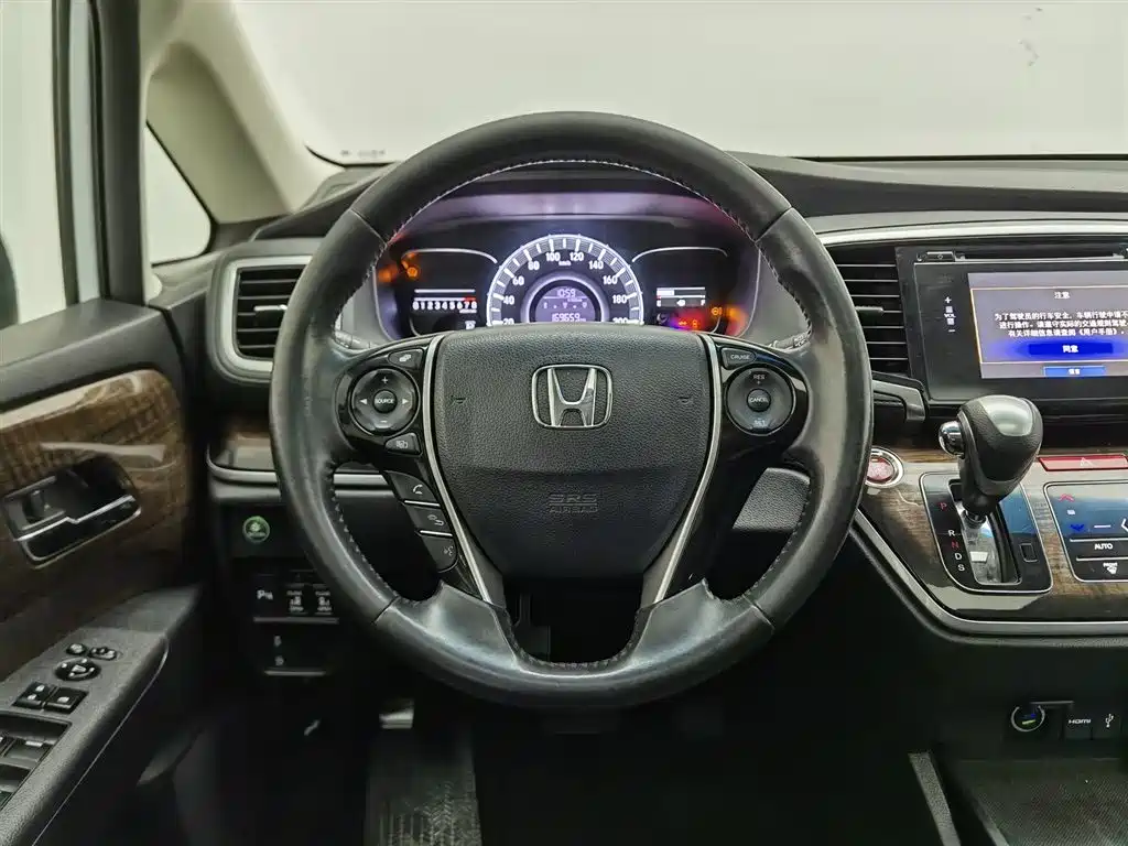 Honda Odyssey 2018 — фото 11