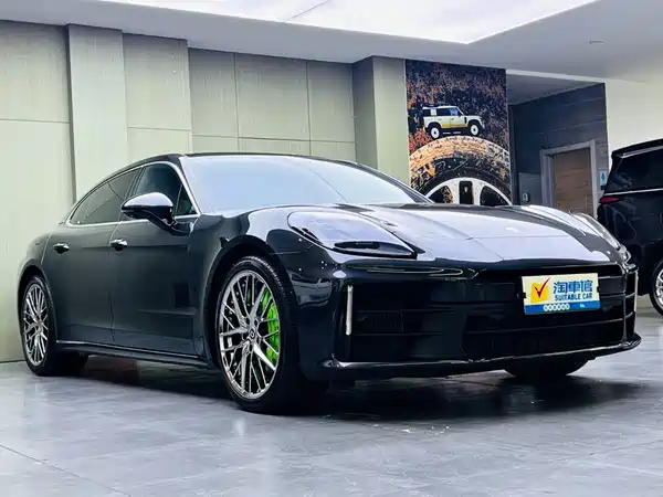 Porsche Panamera 2025