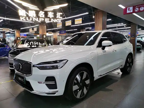 Volvo XC60 Plug-In Hybrid 2024