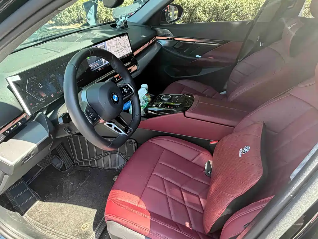BMW 5 Series 2025