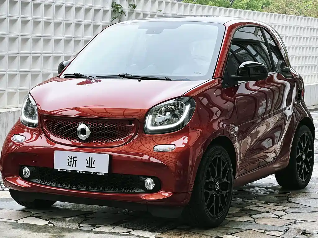 smart fortwo 2019 — фото 1