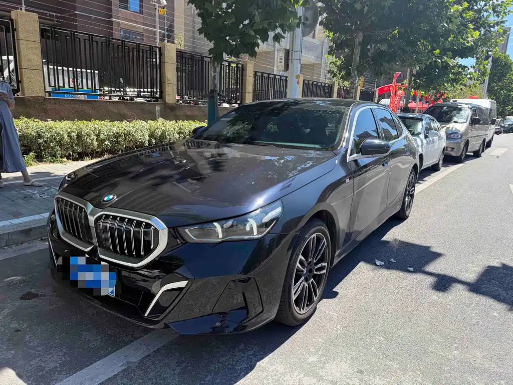 BMW 5 Series 2025
