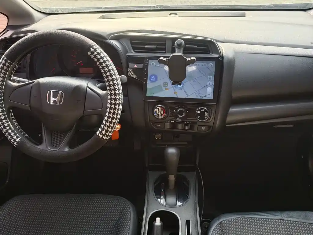Honda Fit 2018 — фото 8