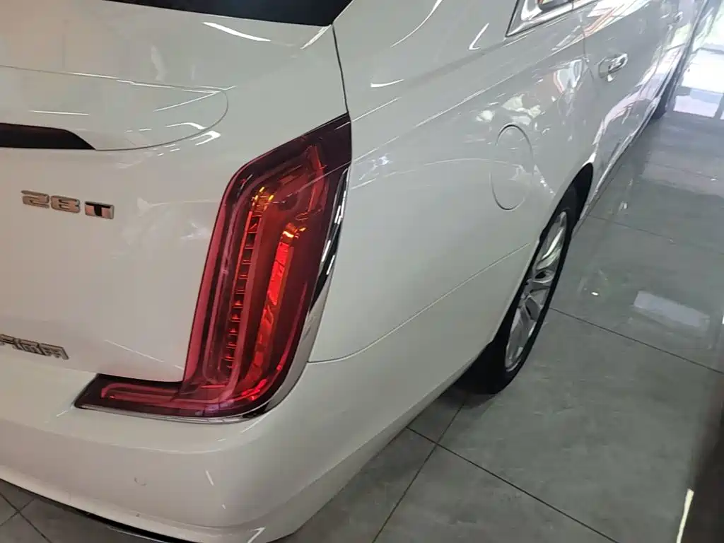 Cadillac XTS 2018 — фото 8
