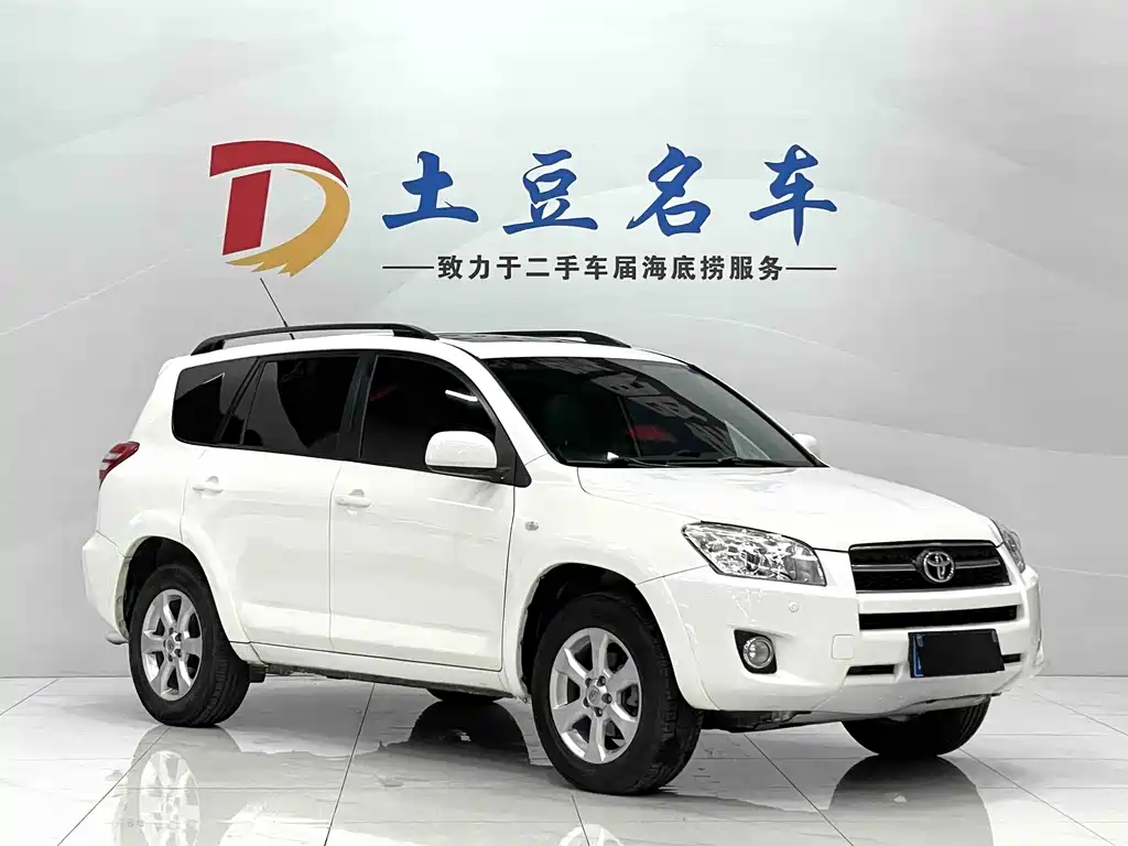 Toyota RAV4 2011 — фото 3
