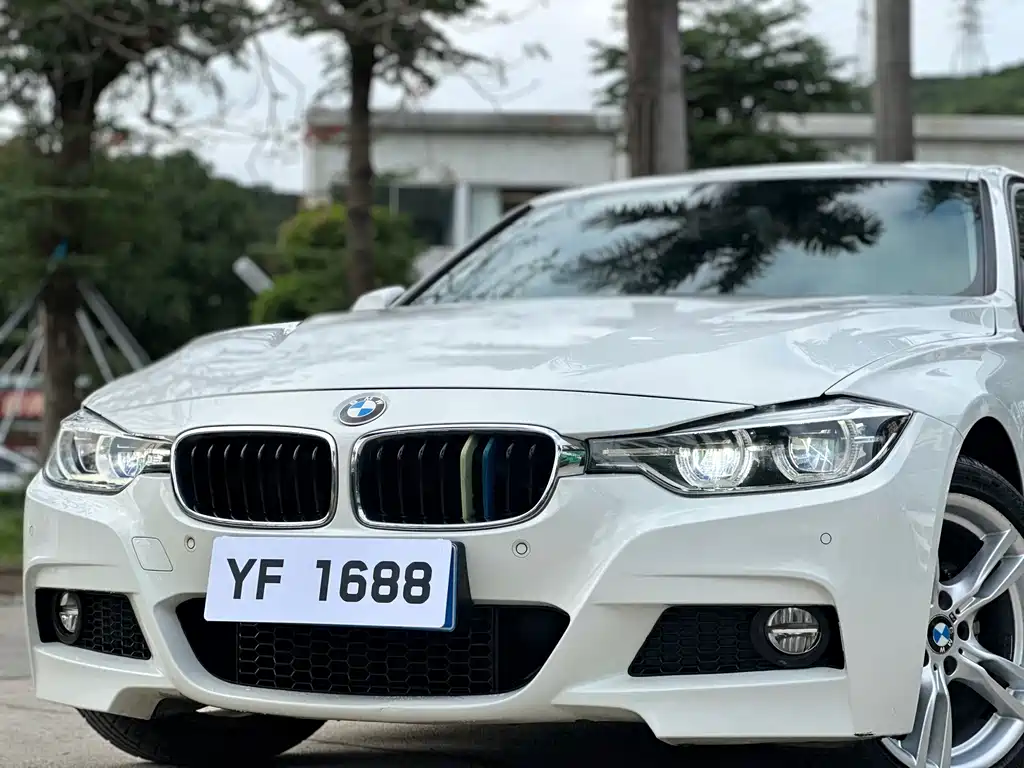 BMW 3 Series 2017 — фото 16