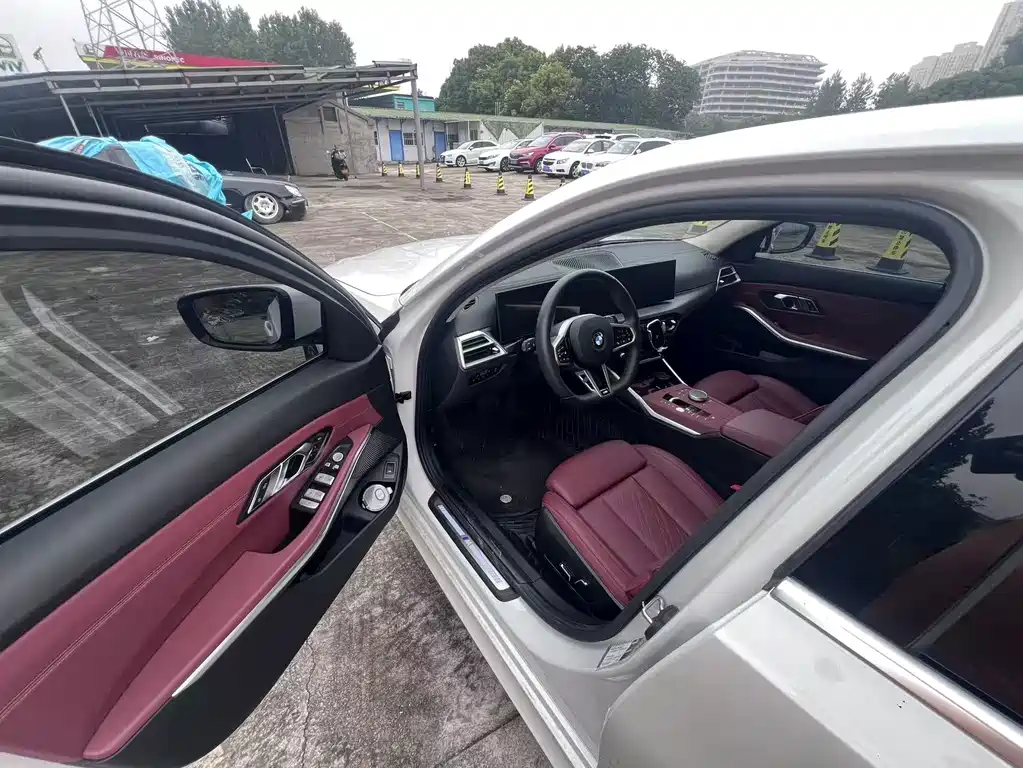 BMW 3 Series 2025