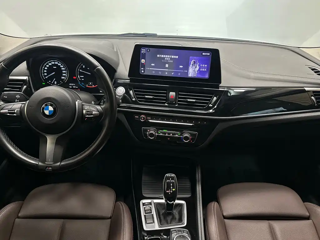 BMW 1 Series 2022 — фото 18