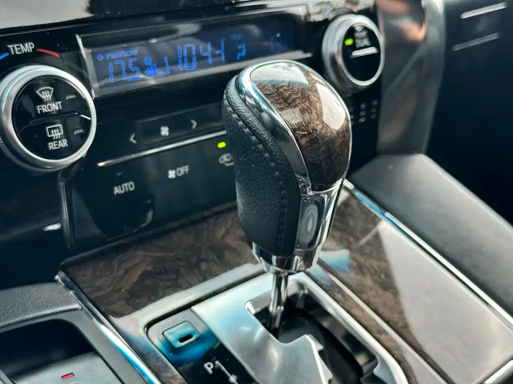 Toyota Alphard 2019 — фото 13