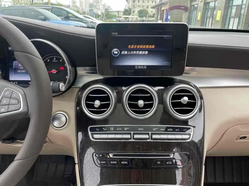 Mercedes-Benz GLC 2016 — фото 16